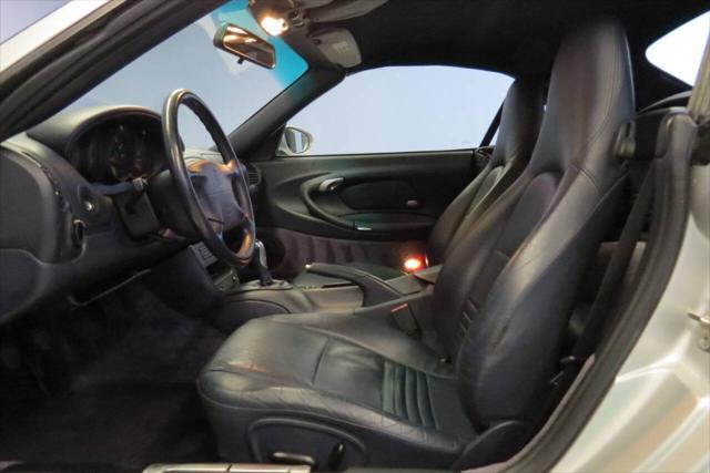 Photo of 2000 Arctic Silver Metallic Porsche 911