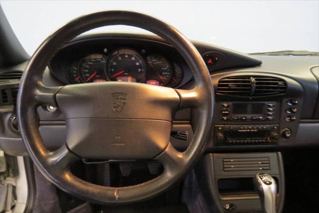 Photo of 2000 Arctic Silver Metallic Porsche 911