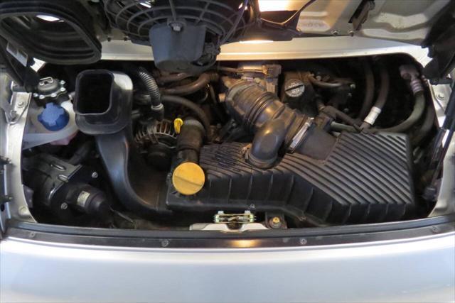 Photo of 2000 Arctic Silver Metallic Porsche 911