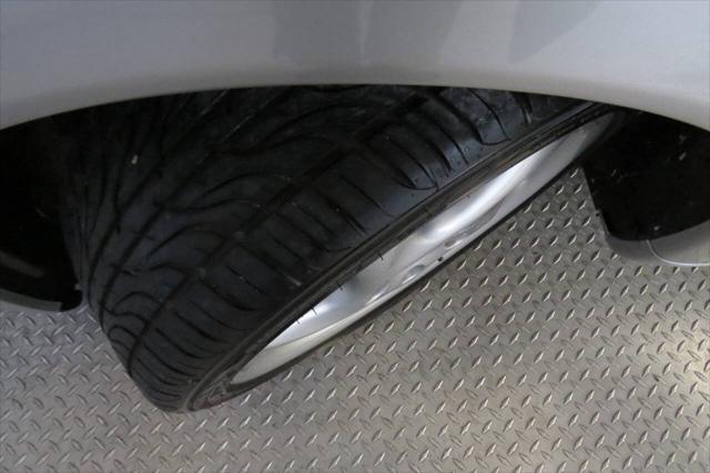 Photo of 2000 Arctic Silver Metallic Porsche 911