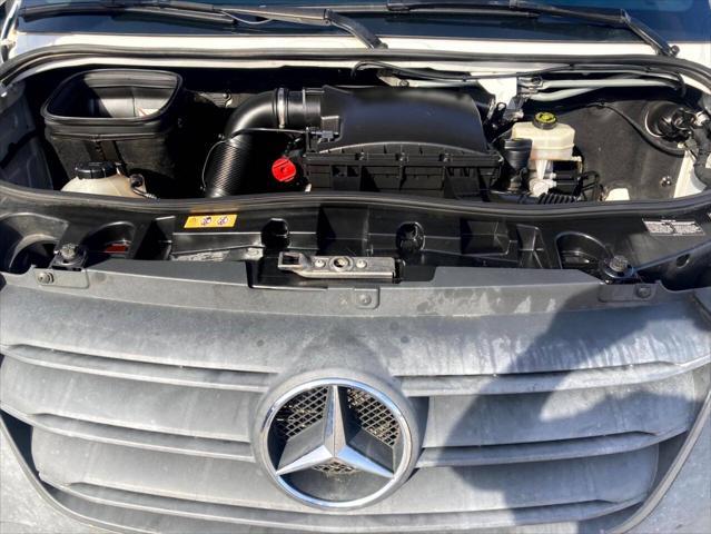 Photo of 2019 White Mercedes-Benz Sprinter 1500
