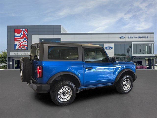 Photo of 2022 Velocity Blue Metallic Ford Bronco