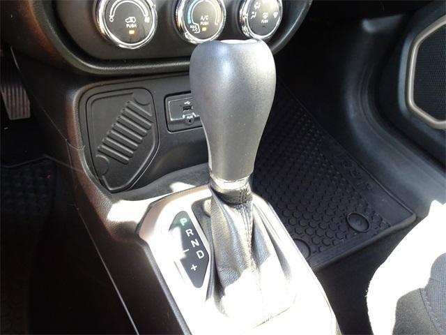 Photo of 2016 Alpine White Jeep Renegade