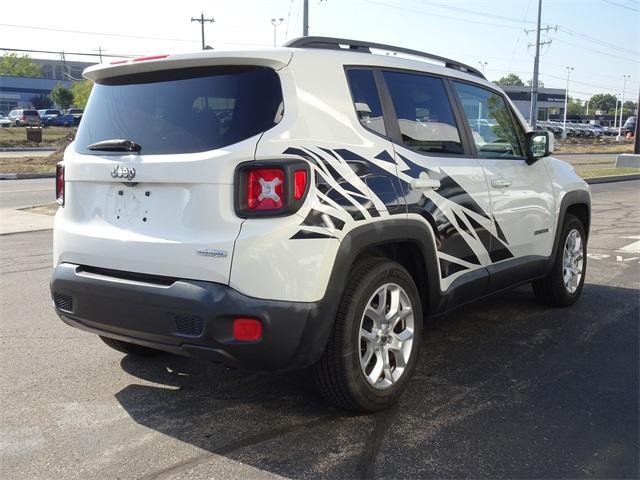 Photo of 2016 Alpine White Jeep Renegade