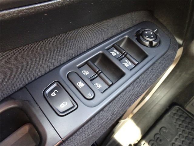 Photo of 2016 Alpine White Jeep Renegade