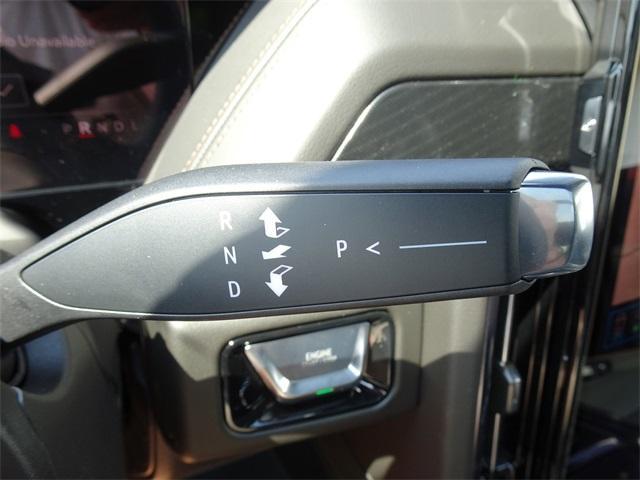 Photo of 2025 Summit White GMC Yukon