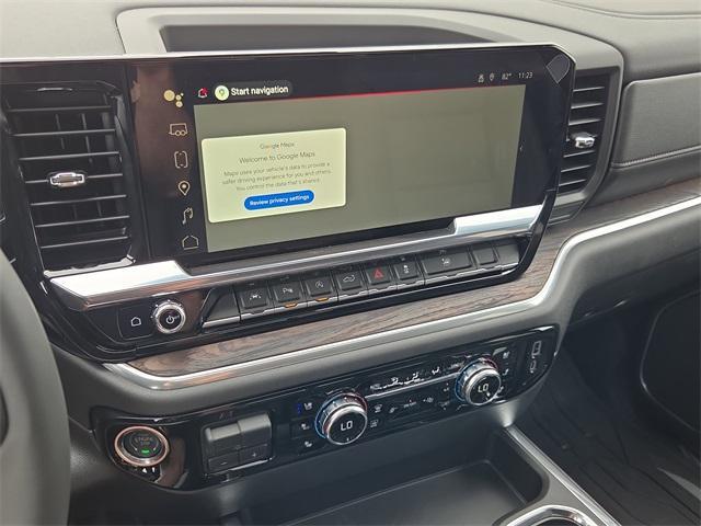 Photo of 2025 Summit White GMC Sierra 1500