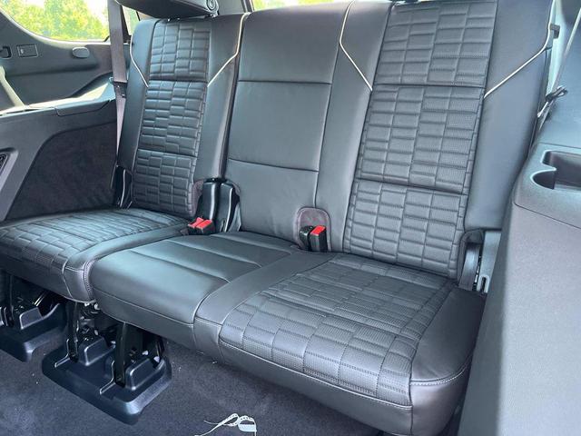 Photo of 2025 Crystal White Tricoat Cadillac Escalade