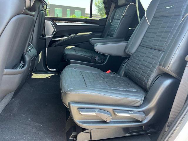 Photo of 2025 Crystal White Tricoat Cadillac Escalade