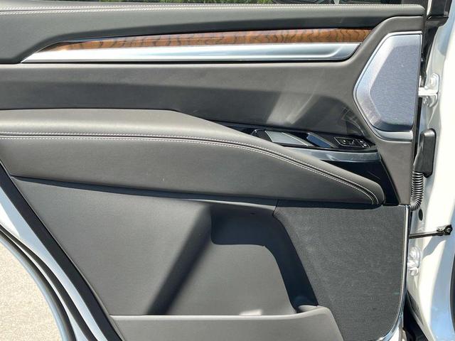 Photo of 2025 Crystal White Tricoat Cadillac Escalade