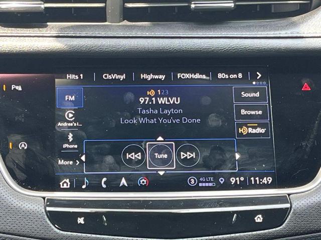 Photo of 2025 Crystal White Tricoat Cadillac XT5
