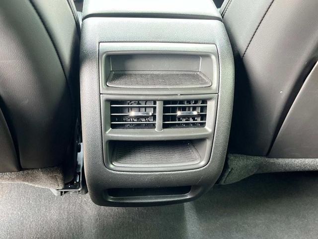 Photo of 2025 Crystal White Tricoat Cadillac XT5