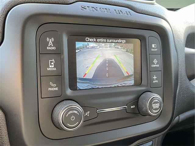 Photo of 2016 Granite Crystal Metallic Clearcoat Jeep Renegade
