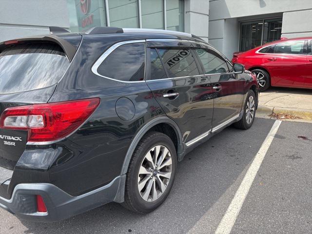 Photo of 2018 Crystal Black Silica Subaru Outback