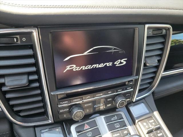 Photo of 2014 White Porsche Panamera