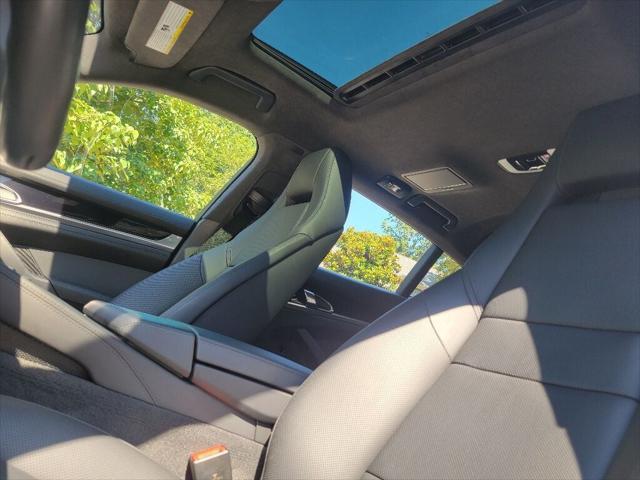 Photo of 2014 White Porsche Panamera