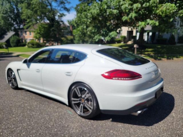 Photo of 2014 White Porsche Panamera