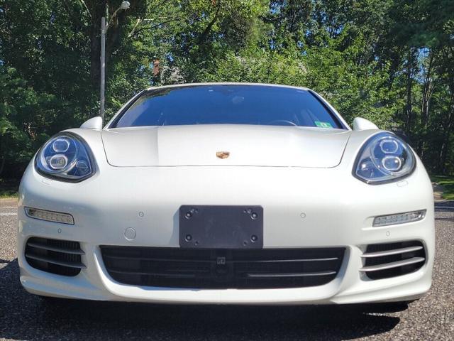Photo of 2014 White Porsche Panamera