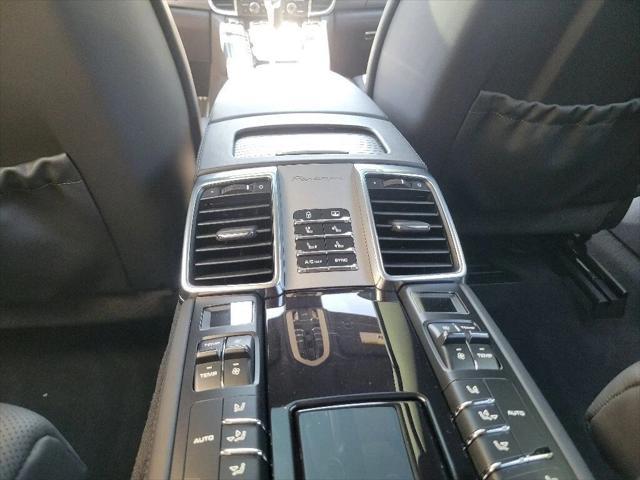 Photo of 2014 White Porsche Panamera
