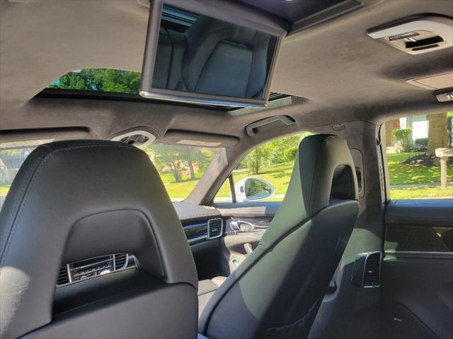 Photo of 2014 White Porsche Panamera