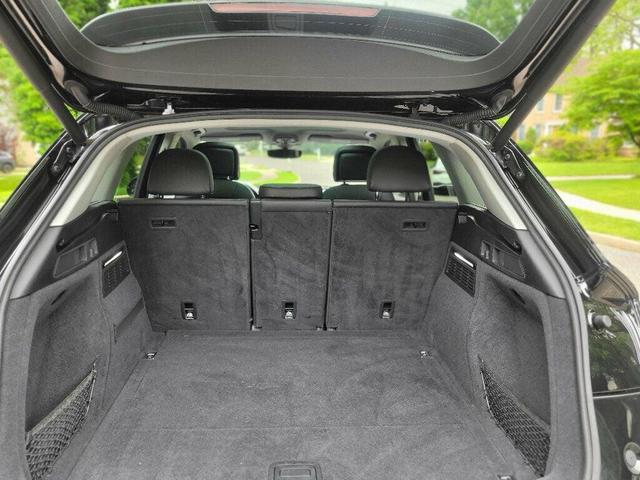 Photo of 2019 Mythos Black Metallic Audi Q5