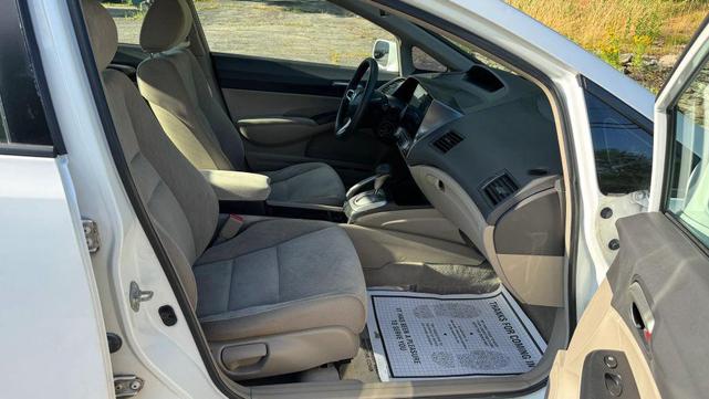 Photo of 2010 Taffeta White Honda Civic