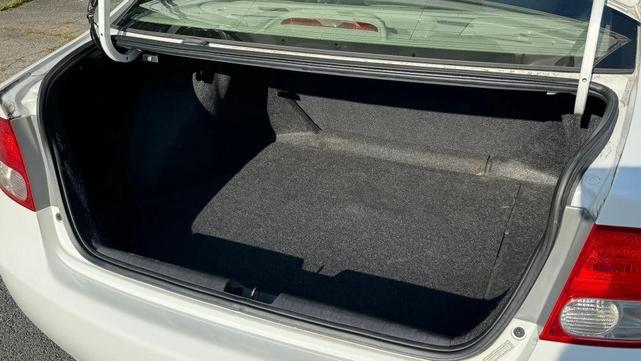 Photo of 2010 Taffeta White Honda Civic