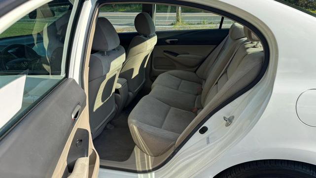 Photo of 2010 Taffeta White Honda Civic