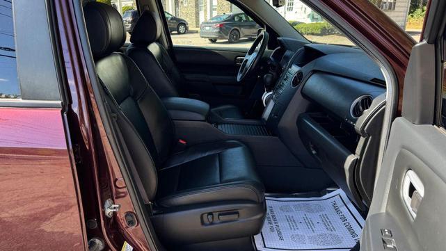 Photo of 2011 Burgundy Honda Pilot