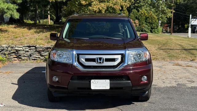 Photo of 2011 Burgundy Honda Pilot