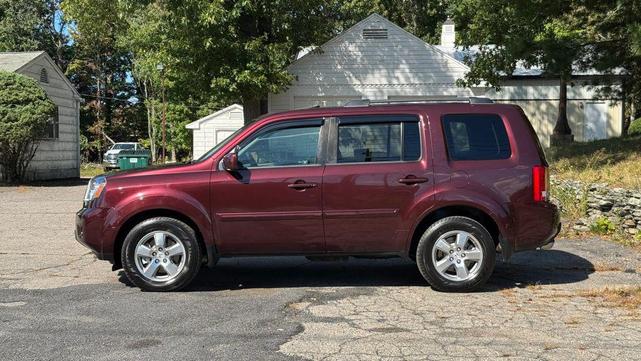 Photo of 2011 Burgundy Honda Pilot