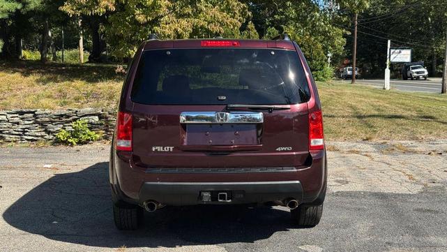 Photo of 2011 Burgundy Honda Pilot