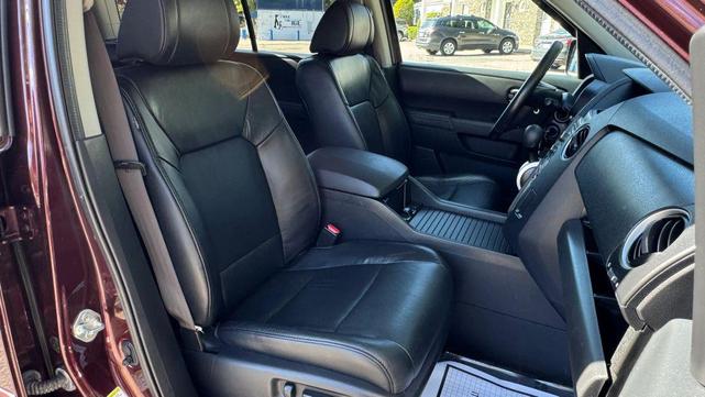 Photo of 2011 Burgundy Honda Pilot