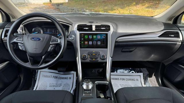 Photo of 2017 Ingot Silver Ford Fusion