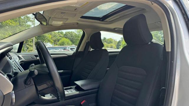 Photo of 2017 Ingot Silver Ford Fusion