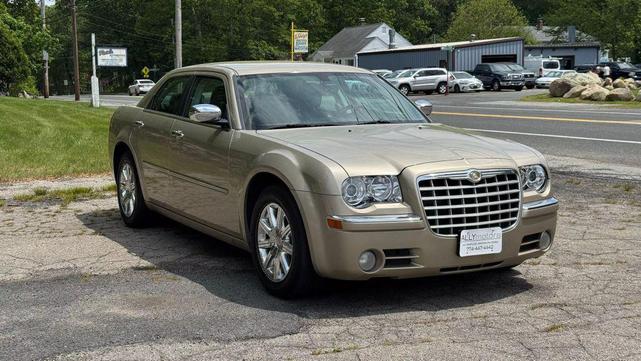 Photo of 2009 Light Sandstone Metallic Clearcoat Chrysler 300