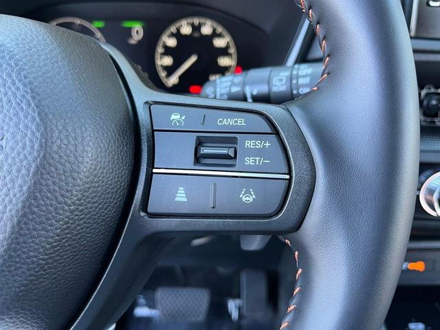 Photo of 2025 Solar Silver Metallic Honda CR-V Hybrid
