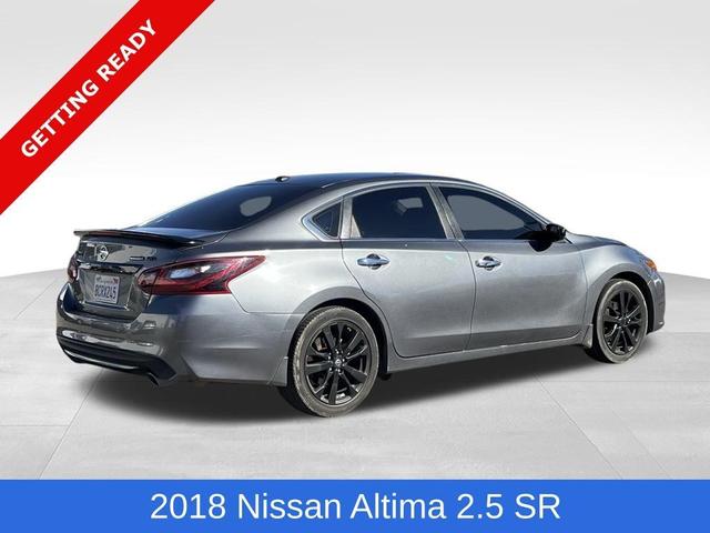 Photo of 2018 Gun Metallic Nissan Altima