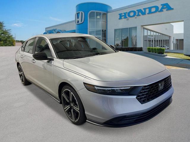 Photo of 2025 Solar Silver Metallic Honda Accord Hybrid