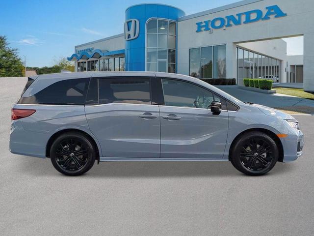 Photo of 2026 Sonic Gray Pearl Honda Odyssey