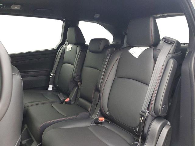 Photo of 2026 Sonic Gray Pearl Honda Odyssey