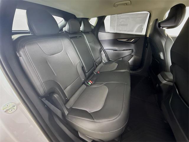 Photo of 2025 Glacier White Pearl Kia EV6