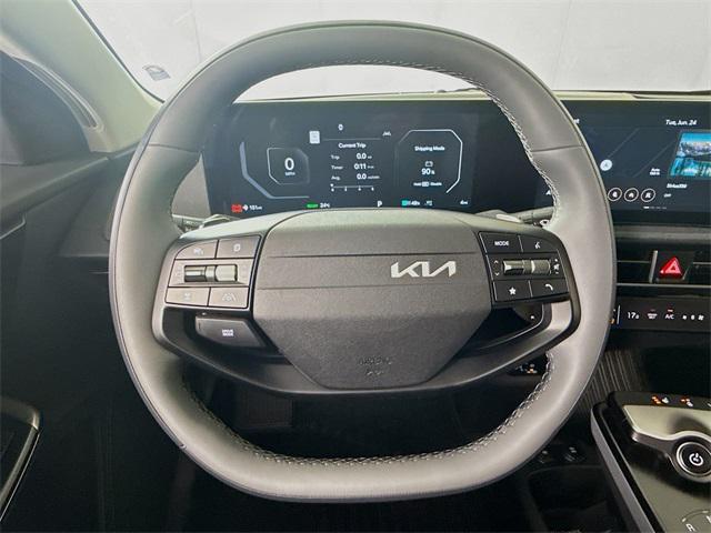 Photo of 2025 Glacier White Pearl Kia EV6