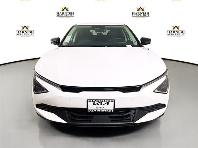 Photo of 2025 Glacier White Pearl Kia EV6