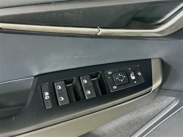 Photo of 2025 Glacier White Pearl Kia EV6