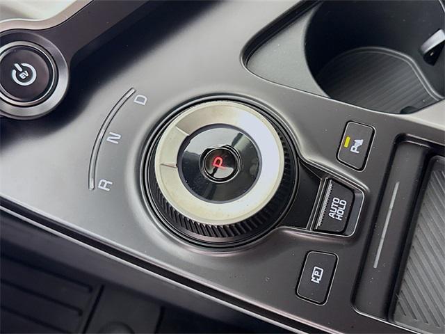 Photo of 2025 Glacier White Pearl Kia EV6