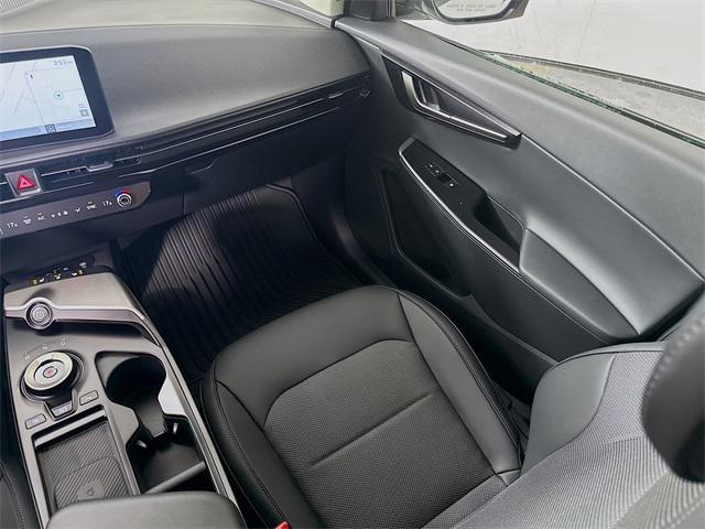 Photo of 2025 Glacier White Pearl Kia EV6