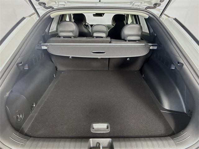 Photo of 2025 Glacier White Pearl Kia EV6
