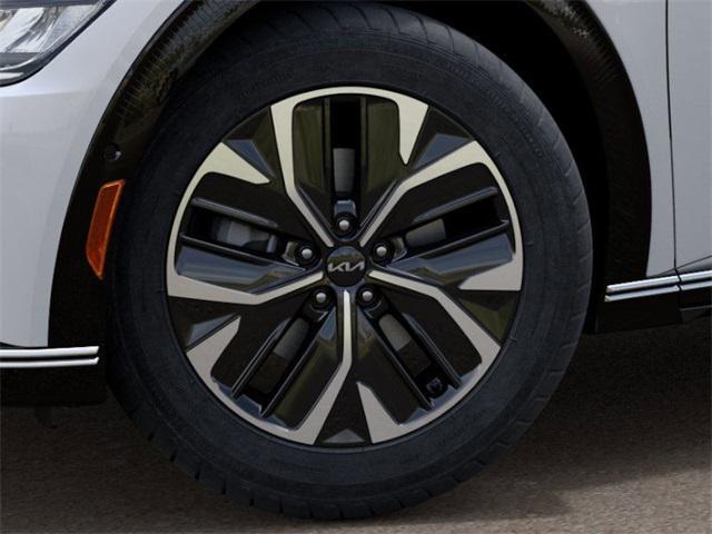 Photo of 2024 Snow White Pearl Kia EV6