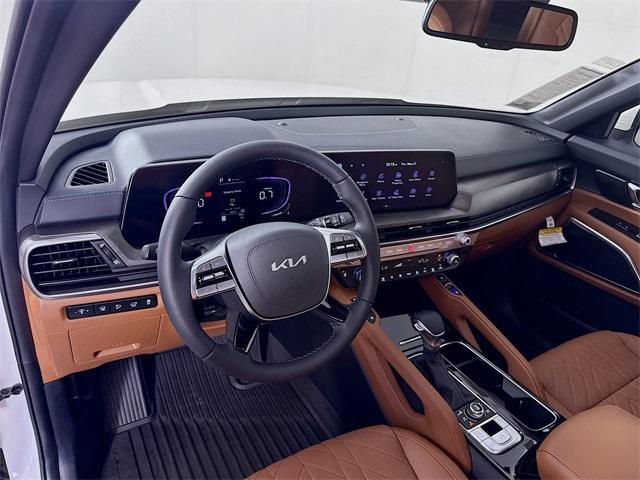 Photo of 2025 Glacial White Pearl Kia Telluride